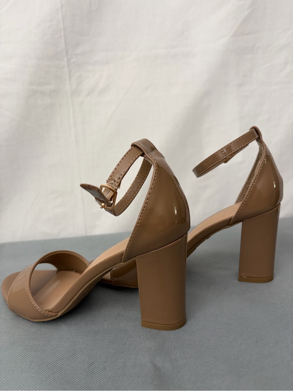 Madden Girl Beige Block Heel Sandals Ankle Strap Size 7 (B223) - Picture 10 of 12